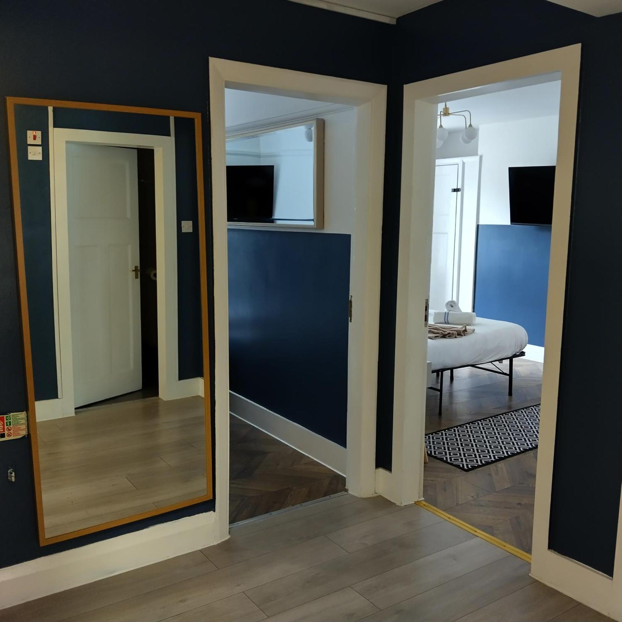 Spacious 5-bedroom, 4-bathroom In Central Zone 1 Appartamento Londra