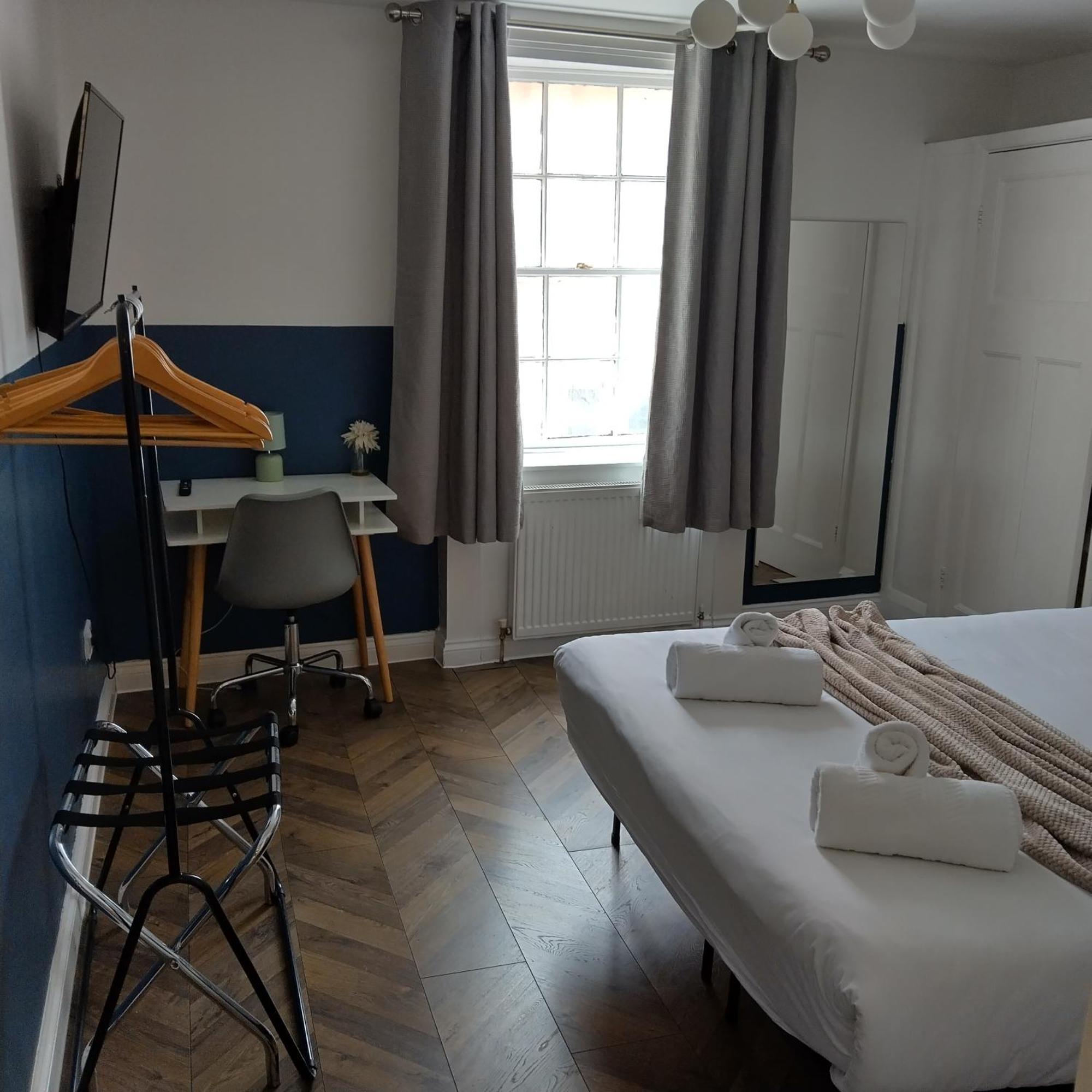 Spacious 5-bedroom, 4-bathroom In Central Zone 1 * Londra