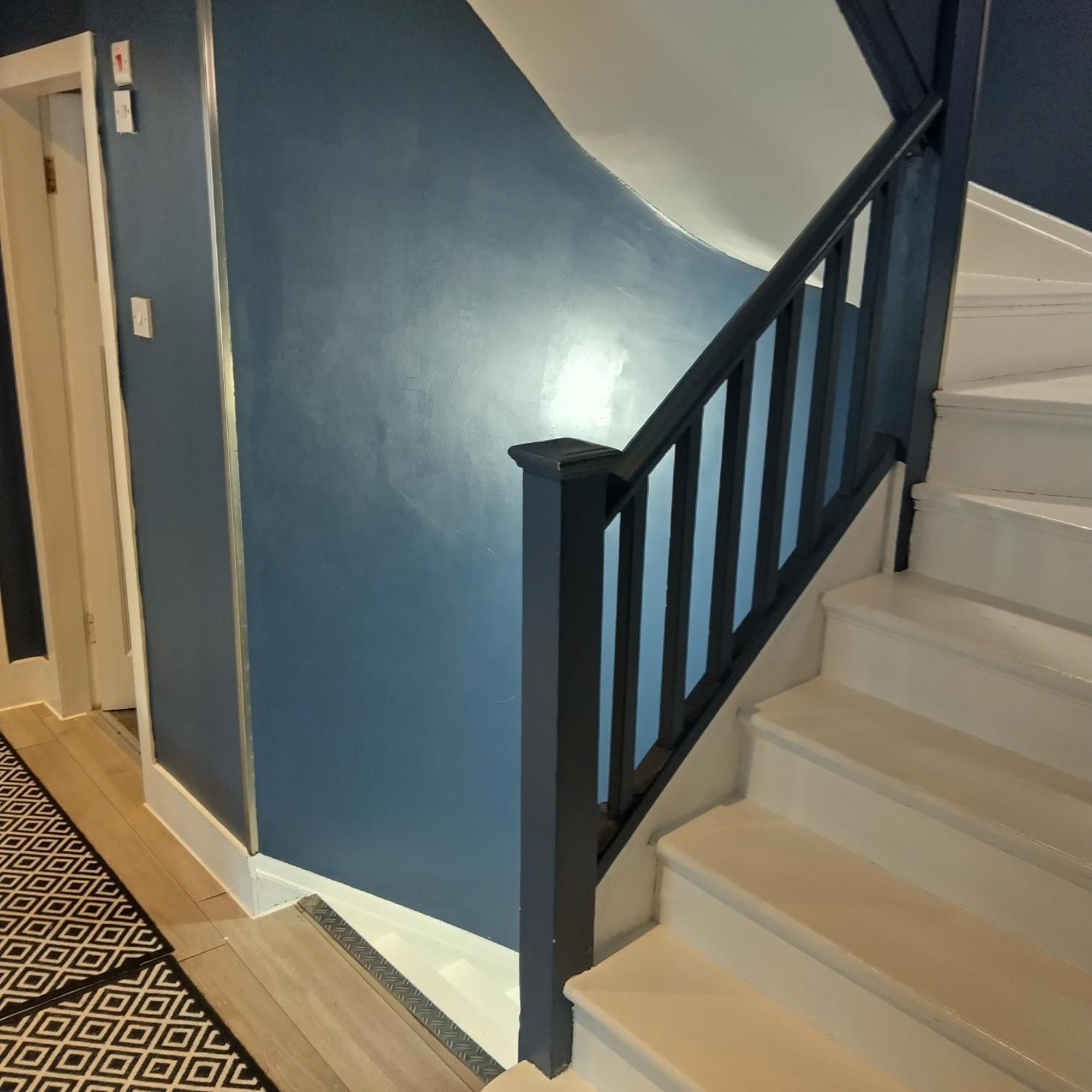 Spacious 5-bedroom, 4-bathroom In Central Zone 1 Londra