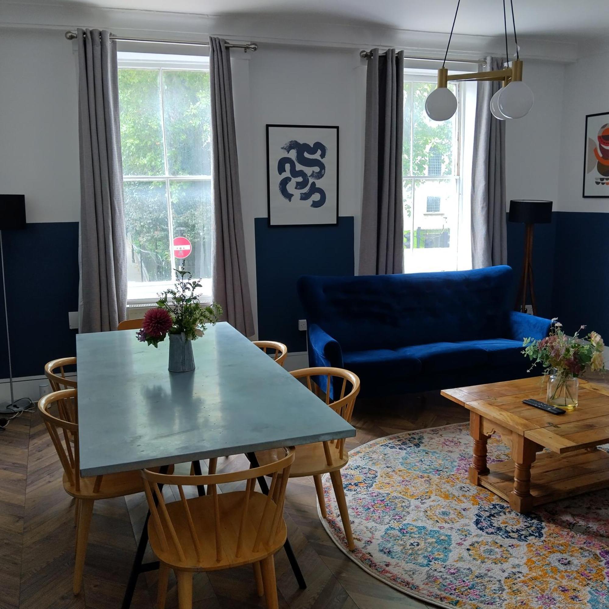 Spacious 5-bedroom, 4-bathroom In Central Zone 1 Appartamento