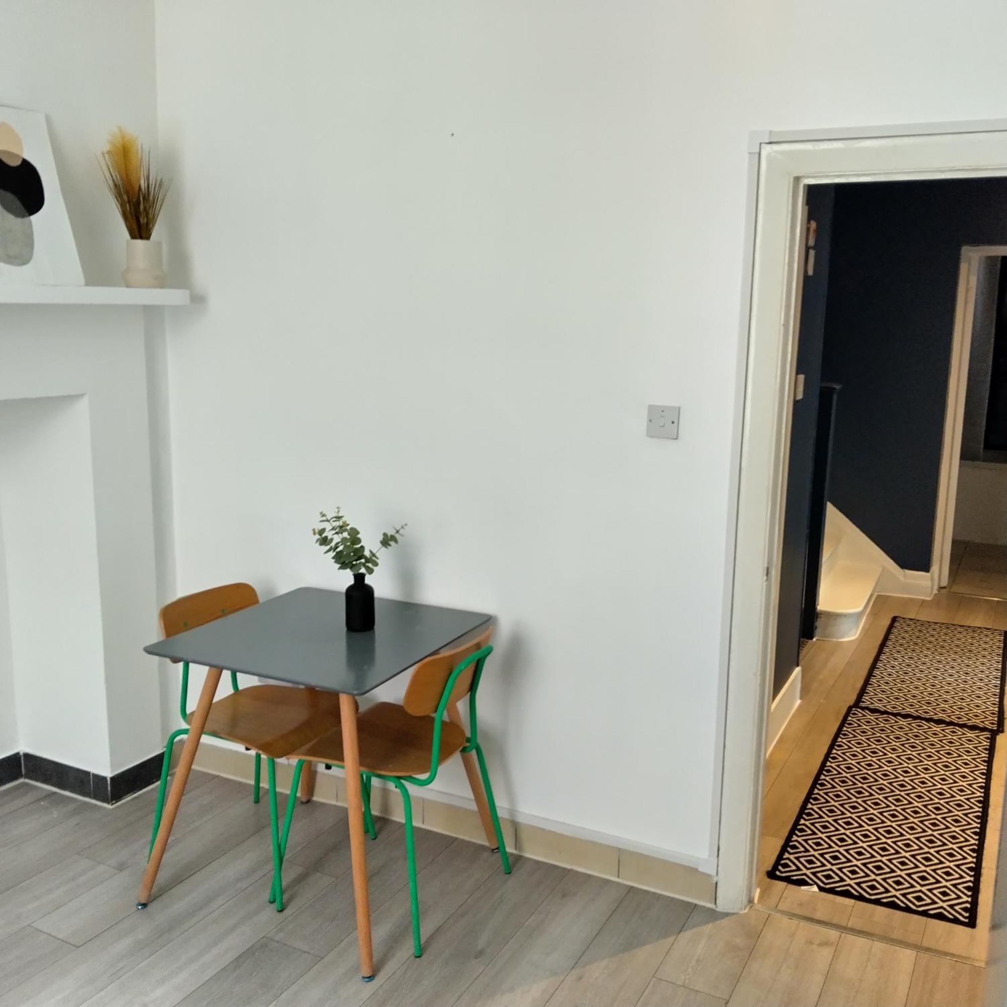 Appartamento Spacious 5-bedroom, 4-bathroom In Central Zone 1