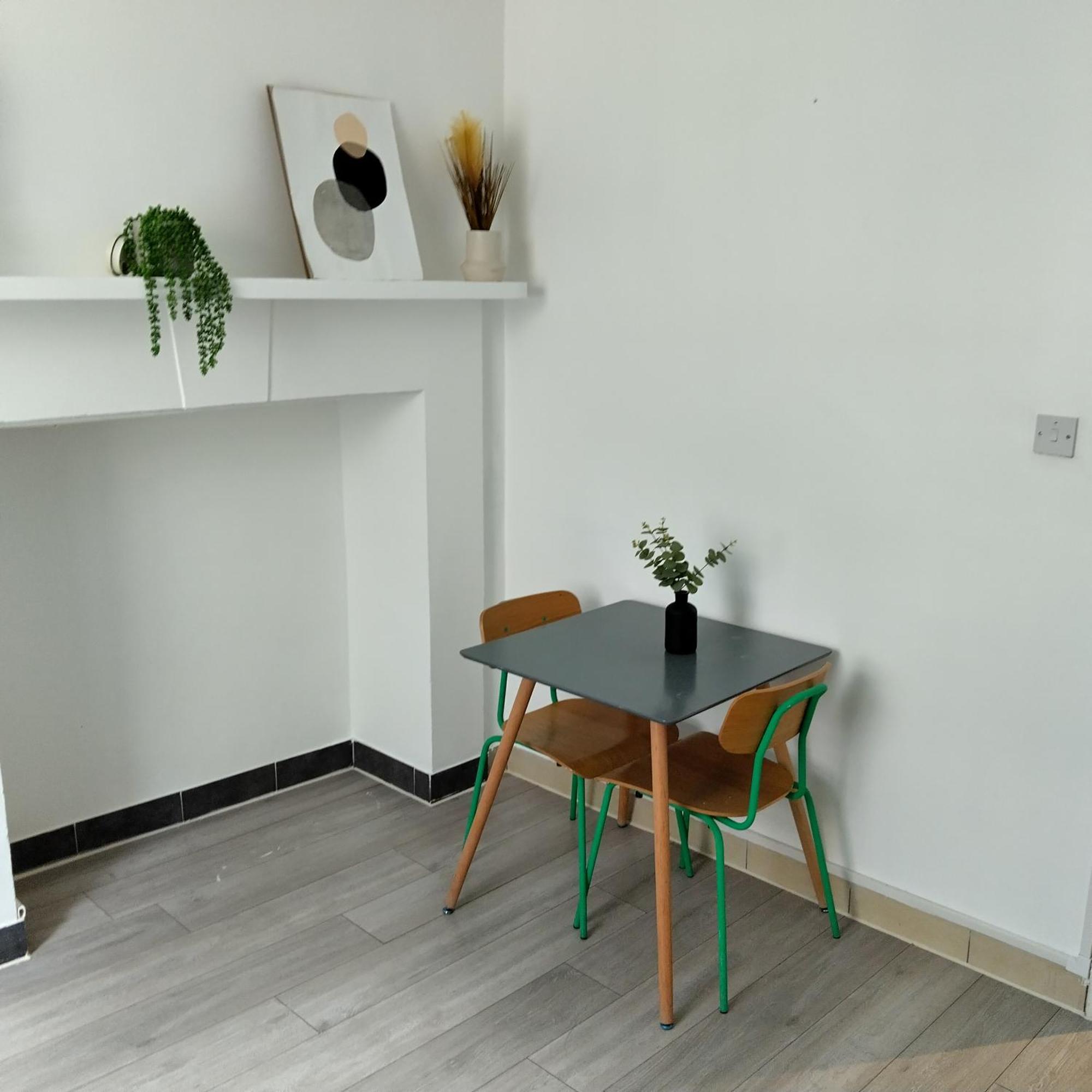 Spacious 5-bedroom, 4-bathroom In Central Zone 1 Londra
