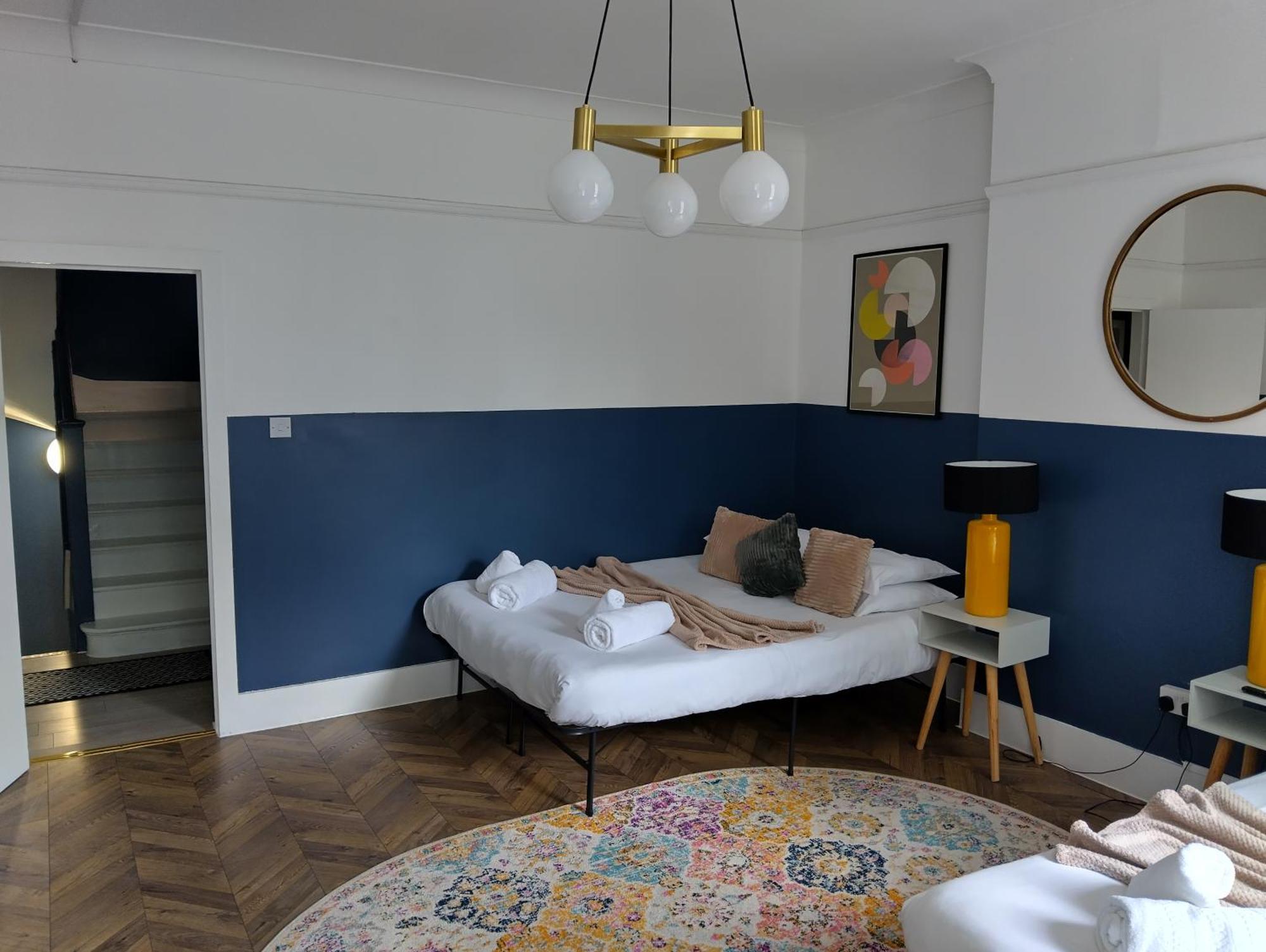 Spacious 5-bedroom, 4-bathroom In Central Zone 1 Appartamento Londra