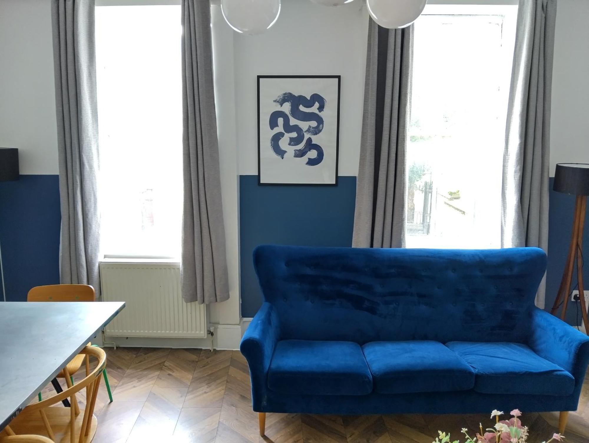 Spacious 5-bedroom, 4-bathroom In Central Zone 1 Appartamento